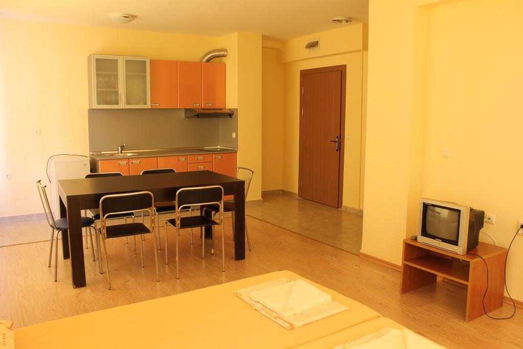 Aqua Blue Apartments Pantai Sunny Bilik gambar